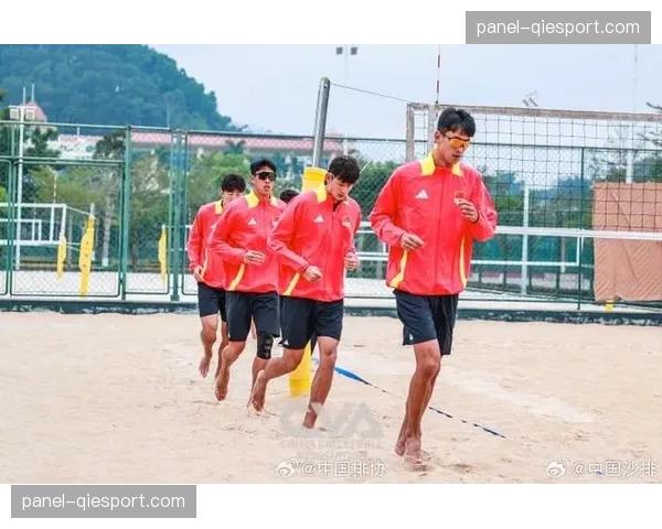 国家沙滩排球队教练李挺率队参加定安国际擂台赛，吴佳欣王延伟状态火热